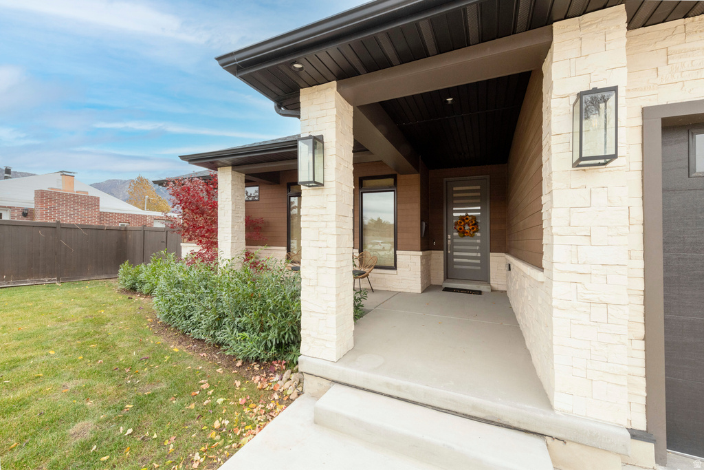 1574 E WINWARD DR Holladay, UT 84117