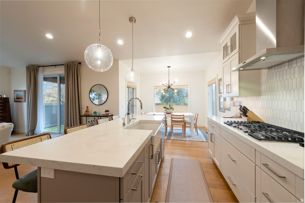 1574 E WINWARD DR Holladay, UT 84117