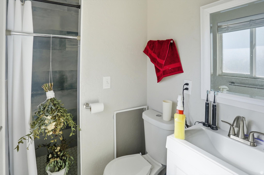 3306 N FAIRFIELD RD Layton, UT 84041