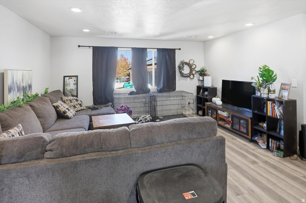 3306 N FAIRFIELD RD Layton, UT 84041