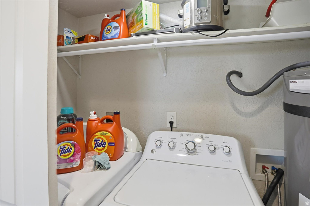 3306 N FAIRFIELD RD Layton, UT 84041