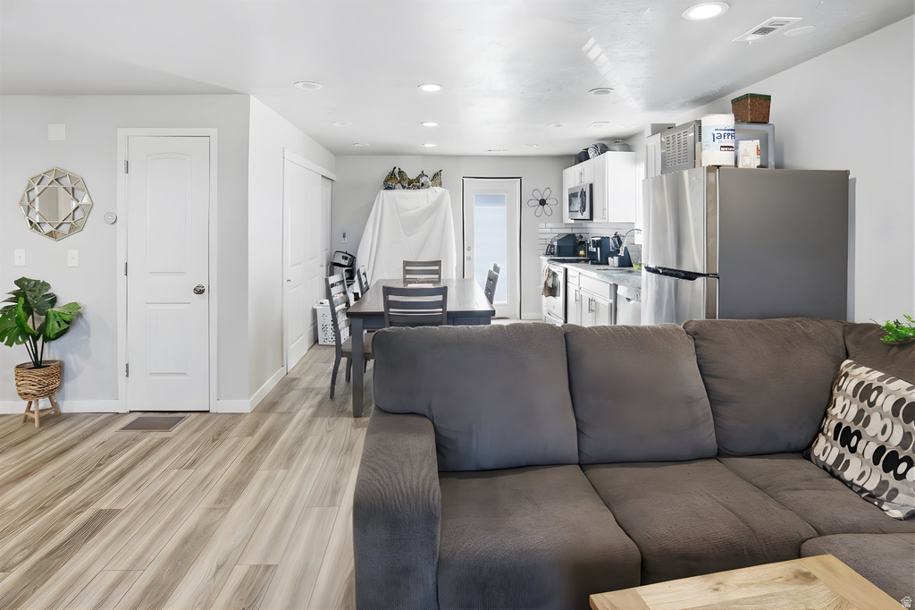 3306 N FAIRFIELD RD Layton, UT 84041