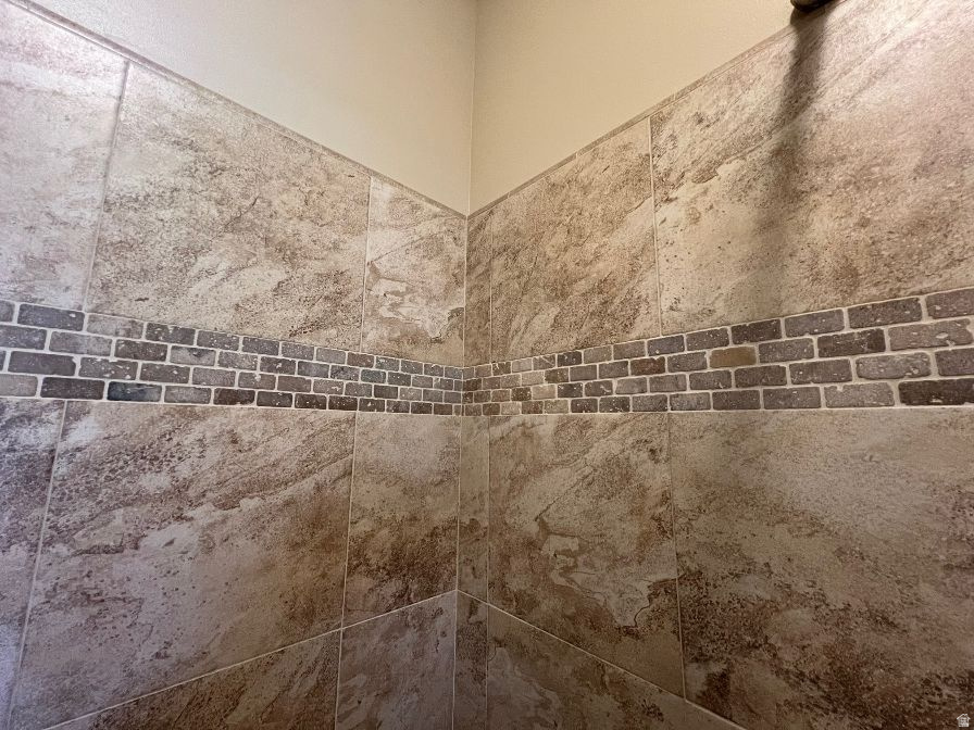 1211 GRANDVIEW DR Providence, UT 84332