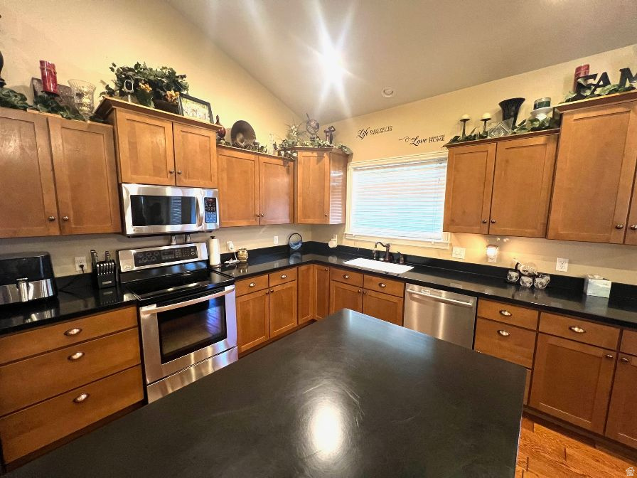 1211 GRANDVIEW DR Providence, UT 84332