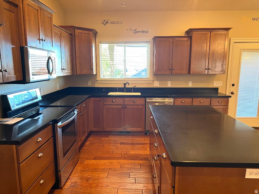 1211 GRANDVIEW DR Providence, UT 84332