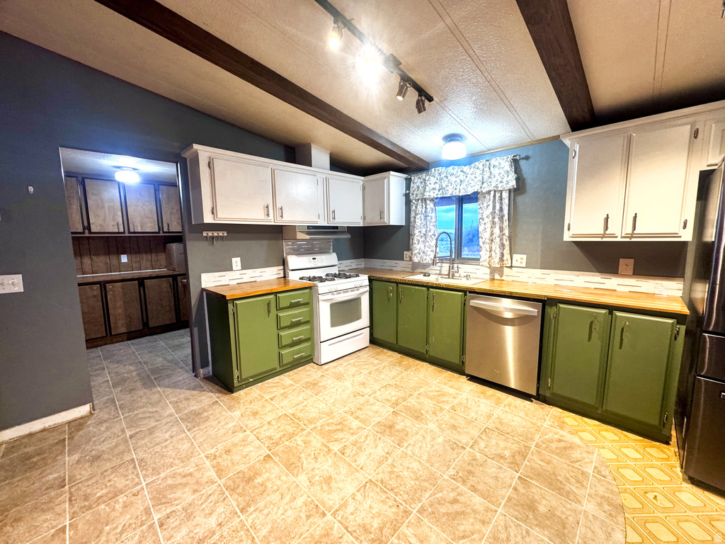 1720 E 500 S Naples, UT 84078