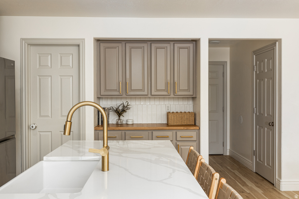 1012 CAMBRIA DR North Salt Lake, UT 84054