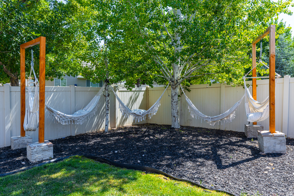 1012 CAMBRIA DR North Salt Lake, UT 84054