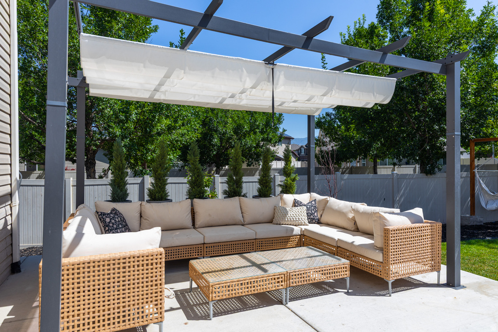 1012 CAMBRIA DR North Salt Lake, UT 84054