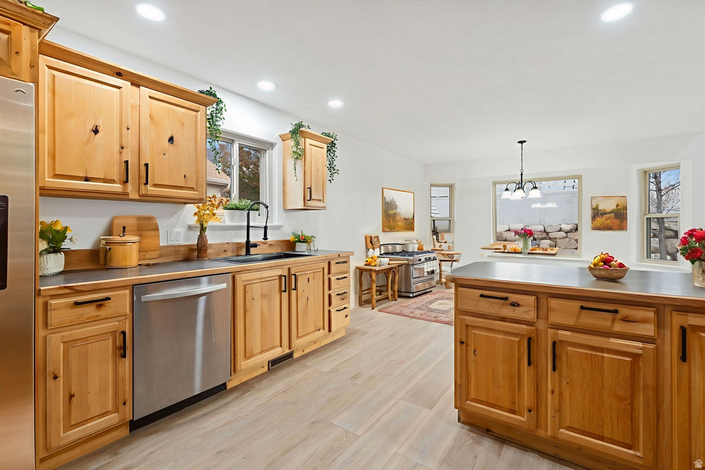 2199 S MORGAN RD Saratoga Springs, UT 84045