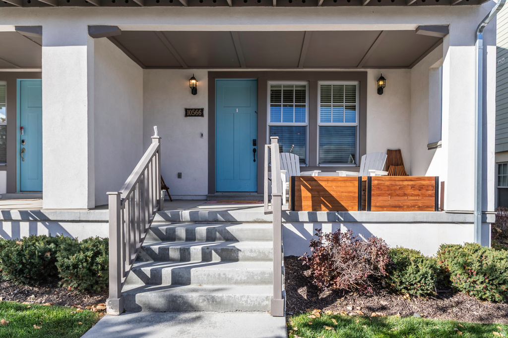 10566 S OQUIRRH LAKE RD South Jordan, UT 84009