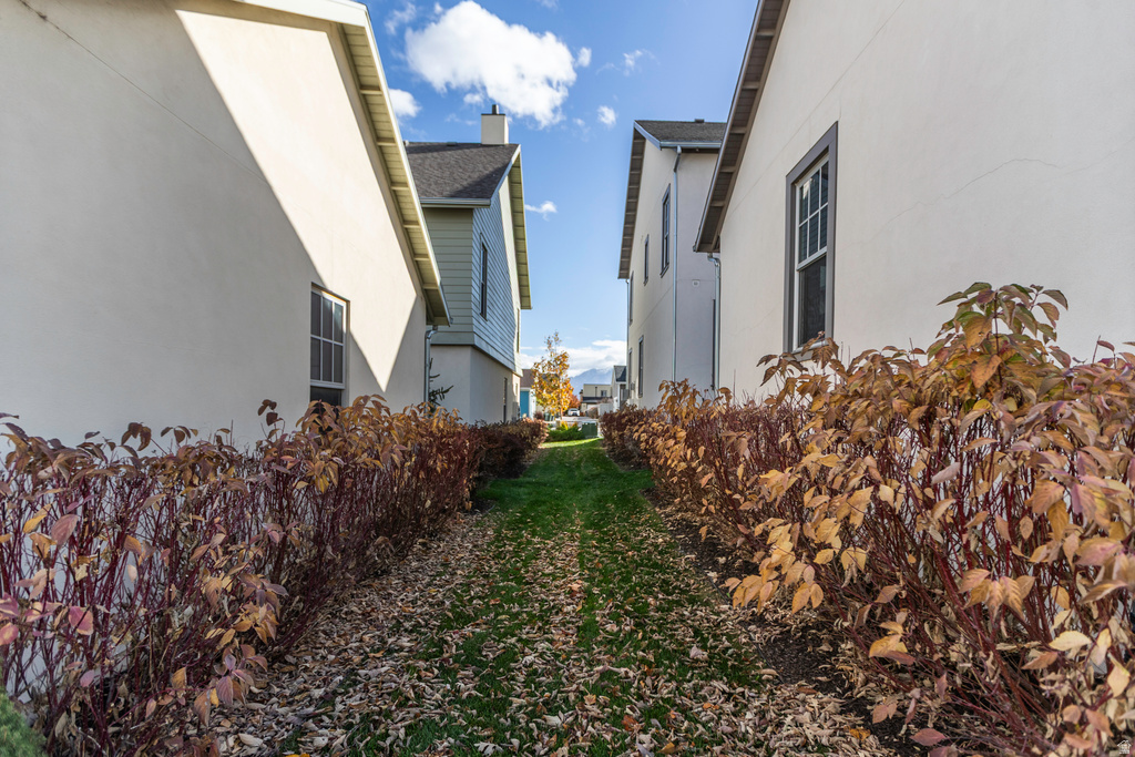 10566 S OQUIRRH LAKE RD South Jordan, UT 84009