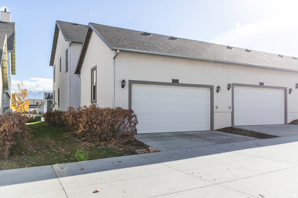 10566 S OQUIRRH LAKE RD South Jordan, UT 84009