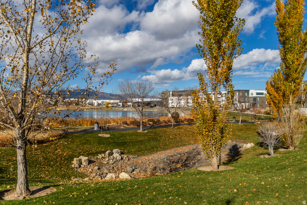 10566 S OQUIRRH LAKE RD South Jordan, UT 84009