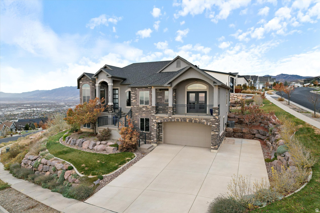 919 PARKWAY DR North Salt Lake, UT 84054