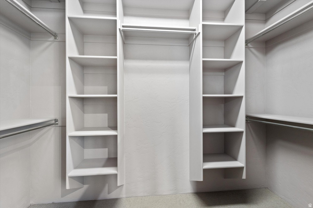 919 PARKWAY DR North Salt Lake, UT 84054