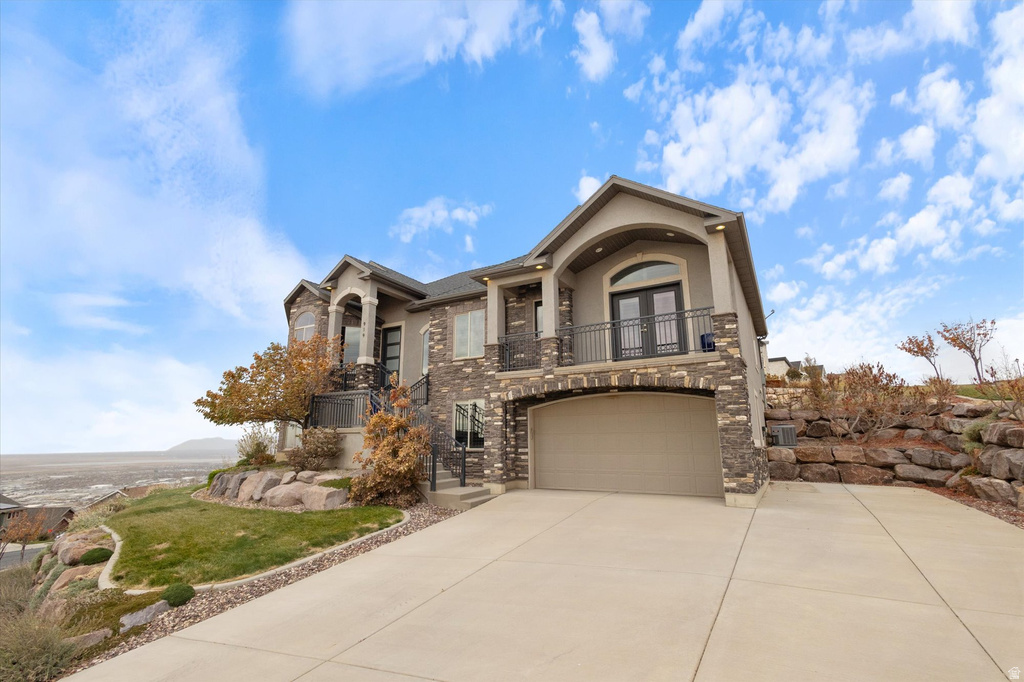 919 PARKWAY DR North Salt Lake, UT 84054