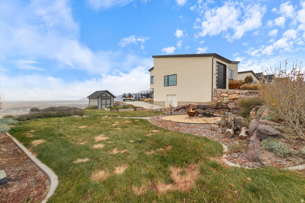 919 PARKWAY DR North Salt Lake, UT 84054