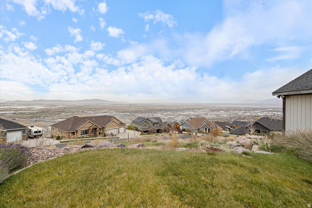 919 PARKWAY DR North Salt Lake, UT 84054