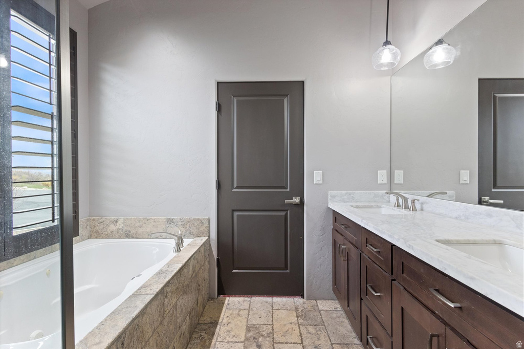 919 PARKWAY DR North Salt Lake, UT 84054