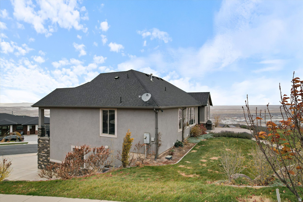 919 PARKWAY DR North Salt Lake, UT 84054