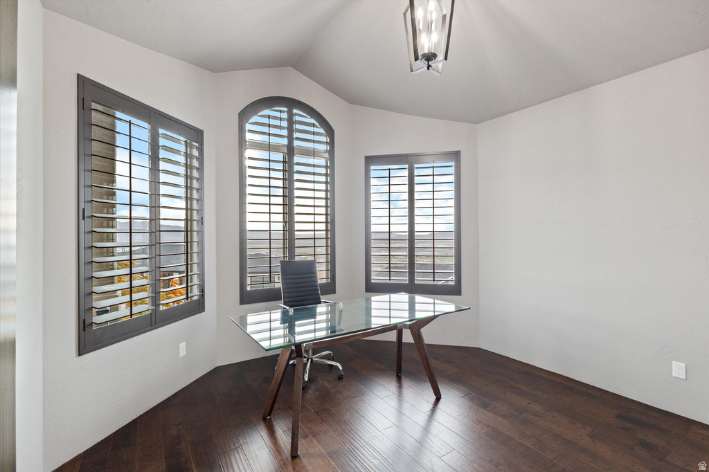 919 PARKWAY DR North Salt Lake, UT 84054