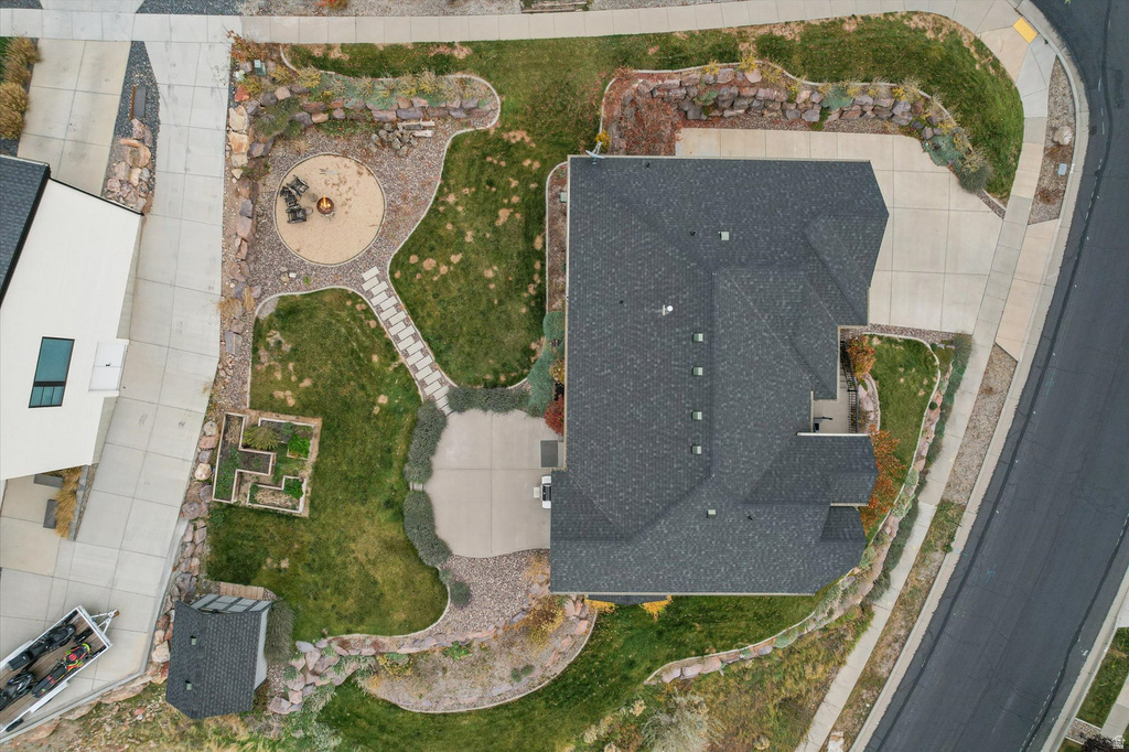 919 PARKWAY DR North Salt Lake, UT 84054