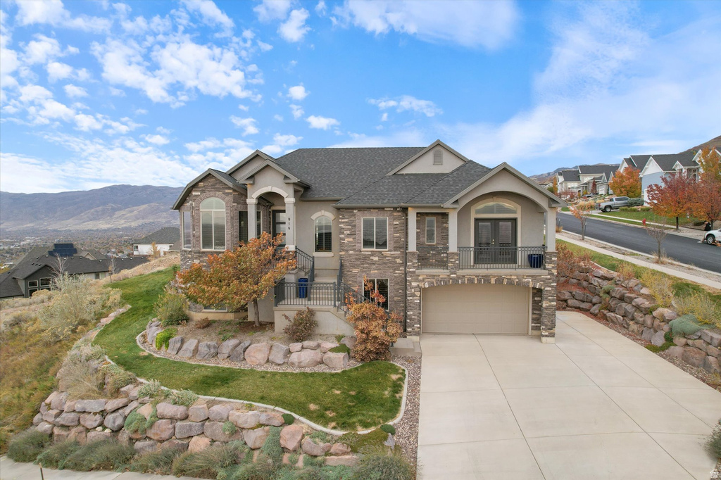 919 PARKWAY DR North Salt Lake, UT 84054