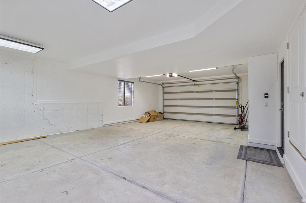 919 PARKWAY DR North Salt Lake, UT 84054