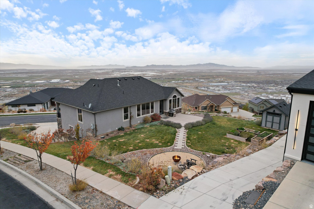 919 PARKWAY DR North Salt Lake, UT 84054