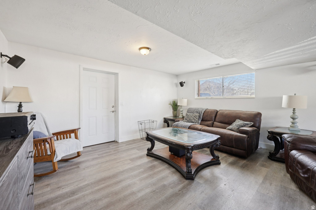 213 S 75 W Farmington, UT 84025