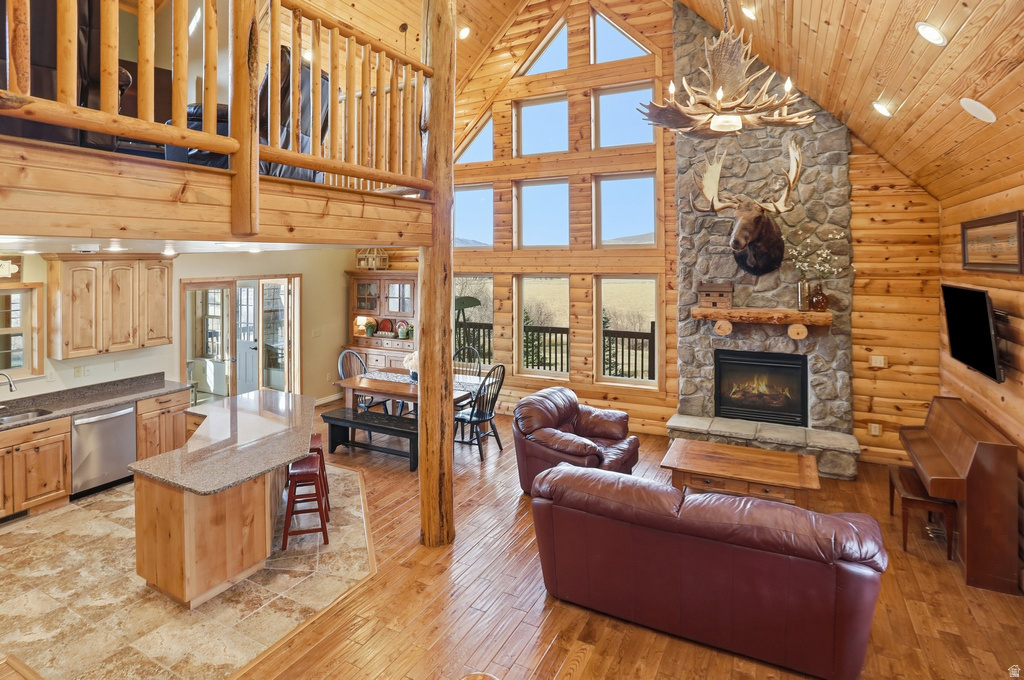 242 CANYON VIEW DR Malad City, ID 83252