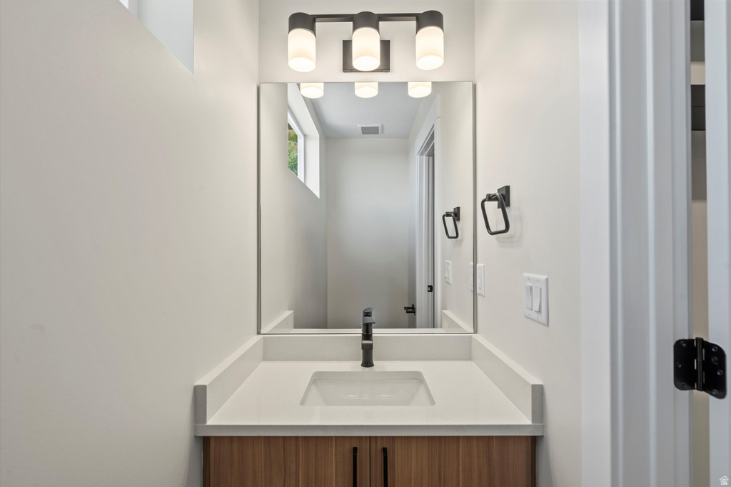 1570 E MADDIES CV Ogden, UT 84404