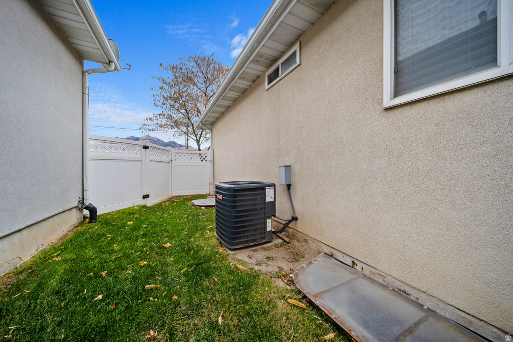 7083 VILLAGE PL Midvale, UT 84047