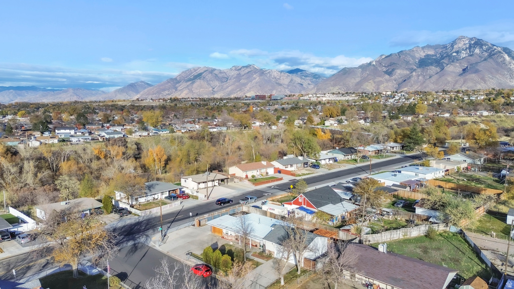 10109 S PEONY WAY Sandy, UT 84094