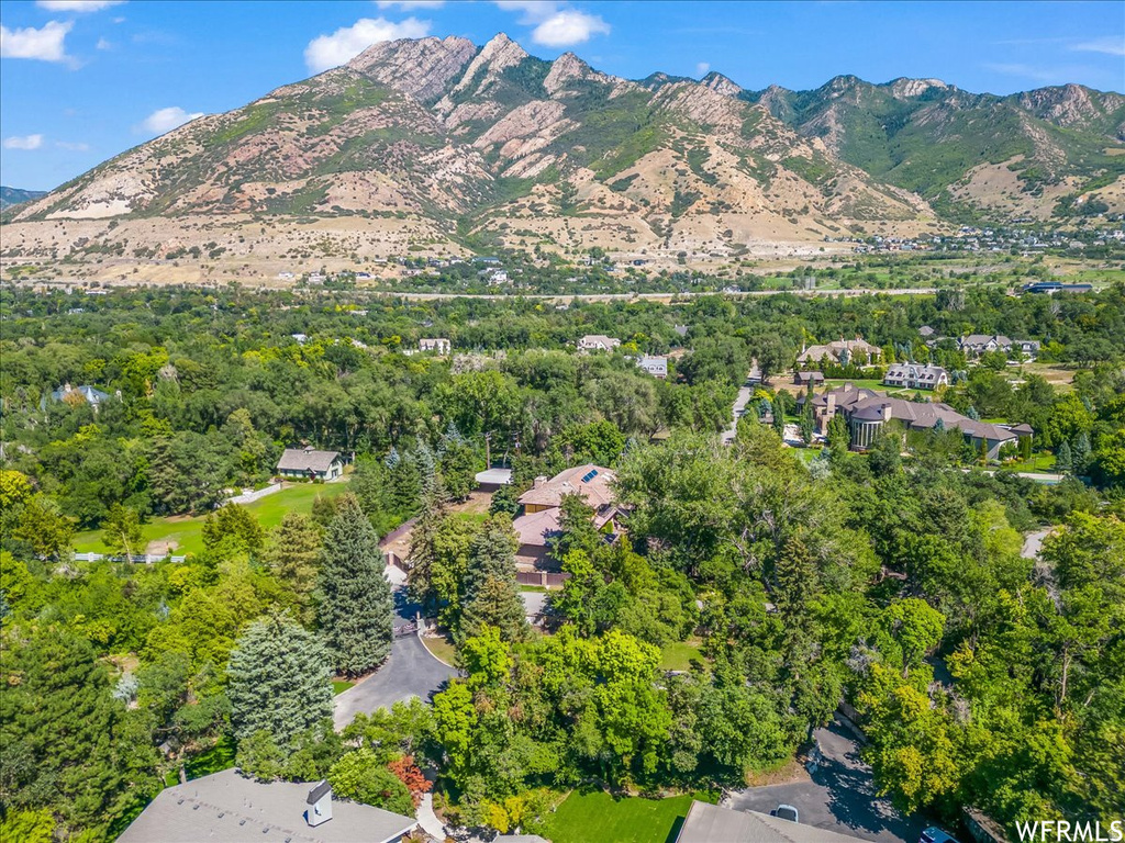 6003 S OAKHILL DR Holladay, UT 84121