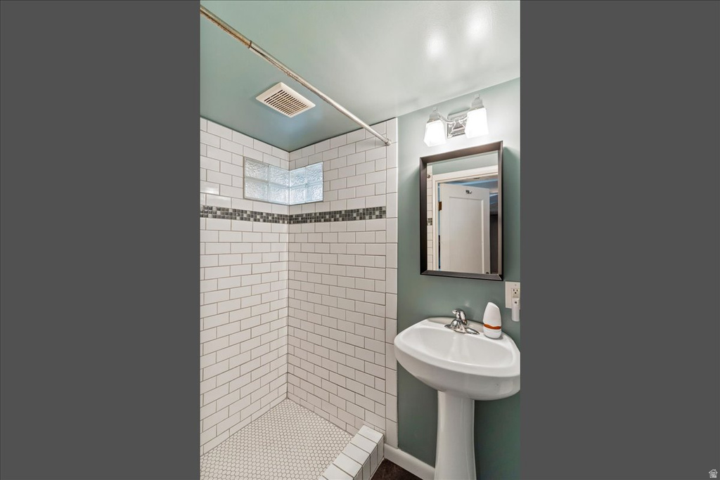 5345 S 2425 W Roy, UT 84067