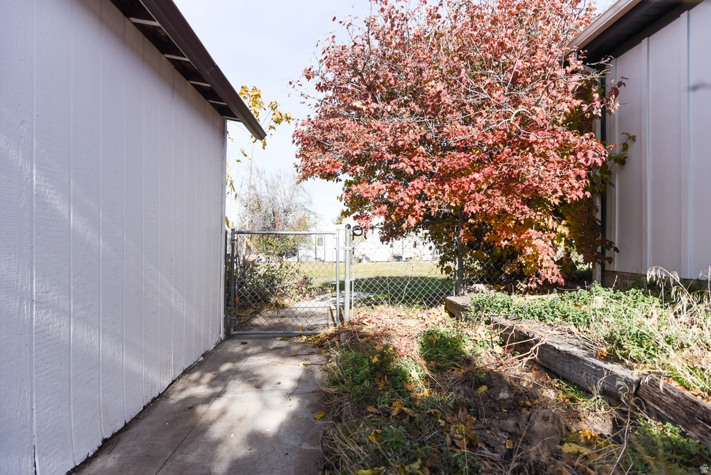 583 N BROADWAY ST Tooele, UT 84074