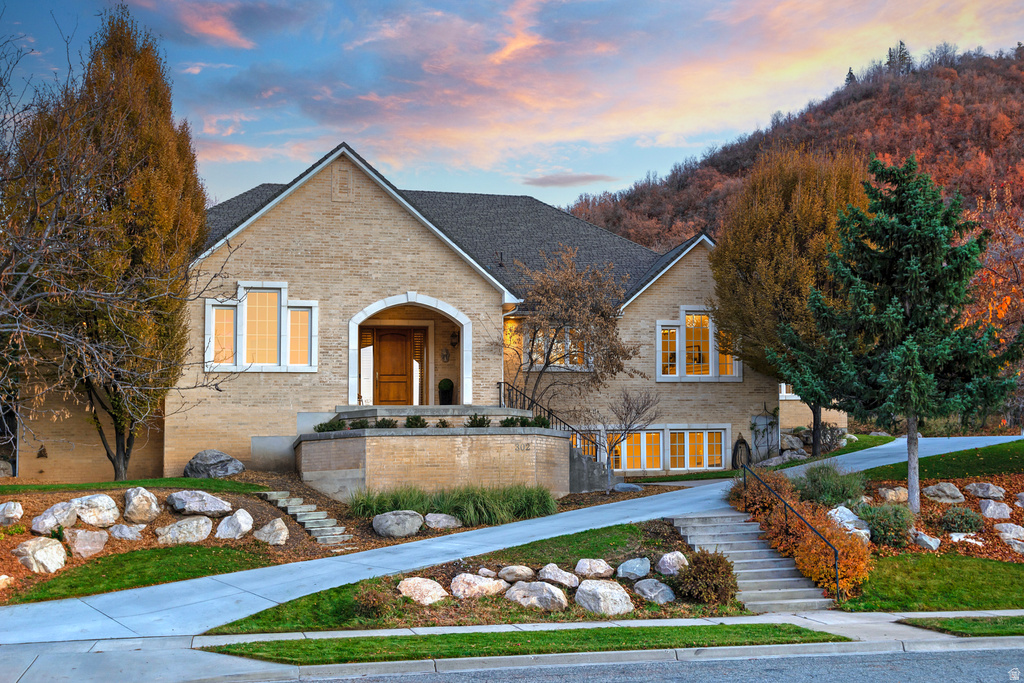 302 SUMMERMEADOW CIR Bountiful, UT 84010