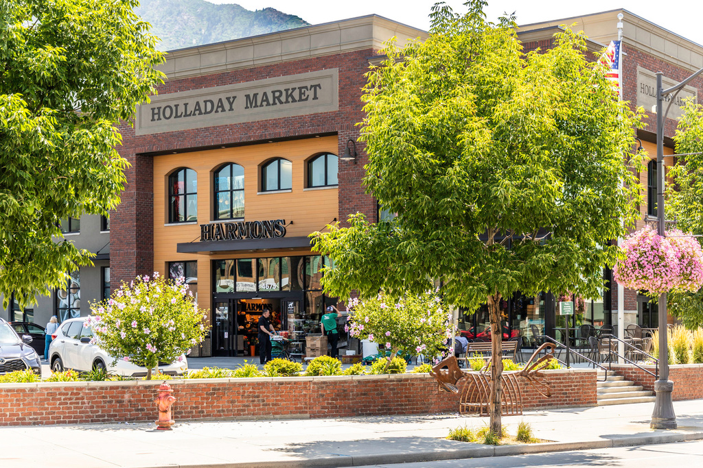 2250 E MURRAY HOLLADAY RD #305 Holladay, UT 84117