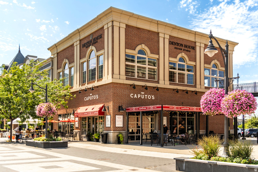 2250 E MURRAY HOLLADAY RD #305 Holladay, UT 84117