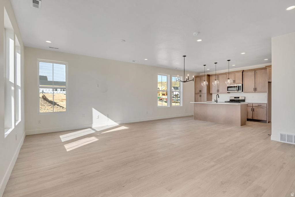 6998 W TERRAINE RD #151 West Jordan, UT 84081