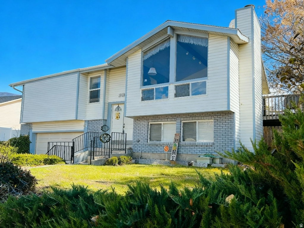 266  Country Club Dr