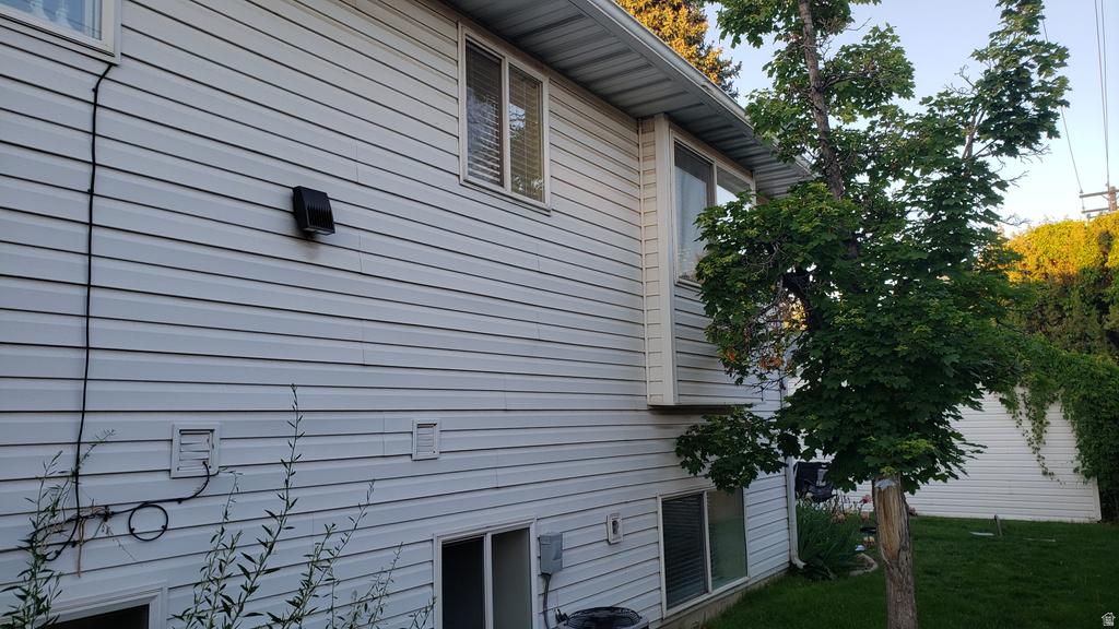 View of side of home