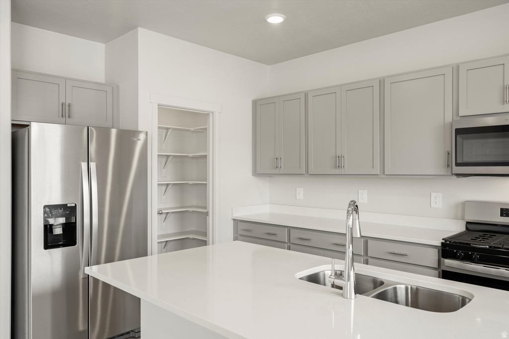 118 W HIGH CHEDDAR Tooele, UT 84074