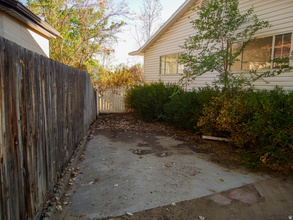 951 E SOUTH FORK CIR Sandy, UT 84094