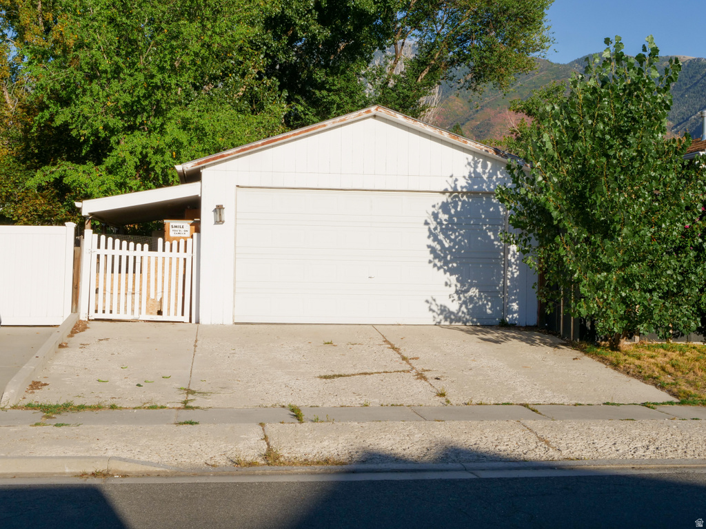 951 E SOUTH FORK CIR Sandy, UT 84094
