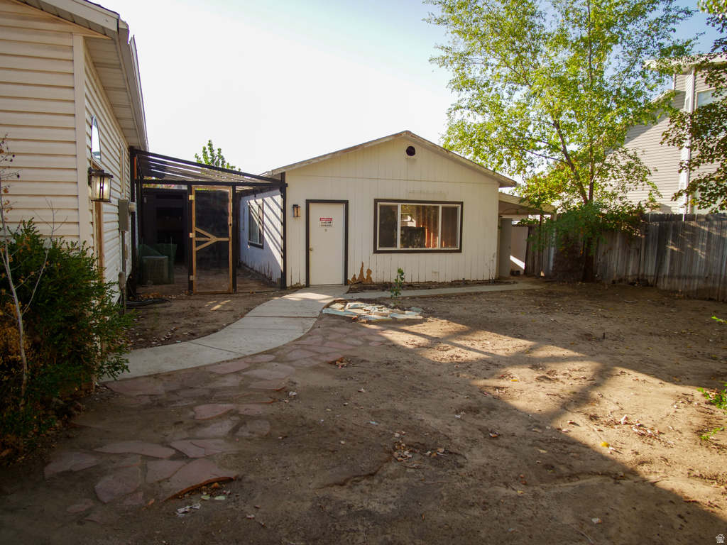 951 E SOUTH FORK CIR Sandy, UT 84094