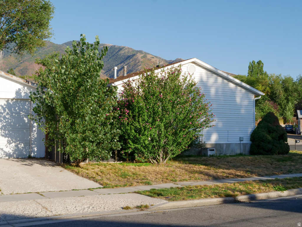 951 E SOUTH FORK CIR Sandy, UT 84094