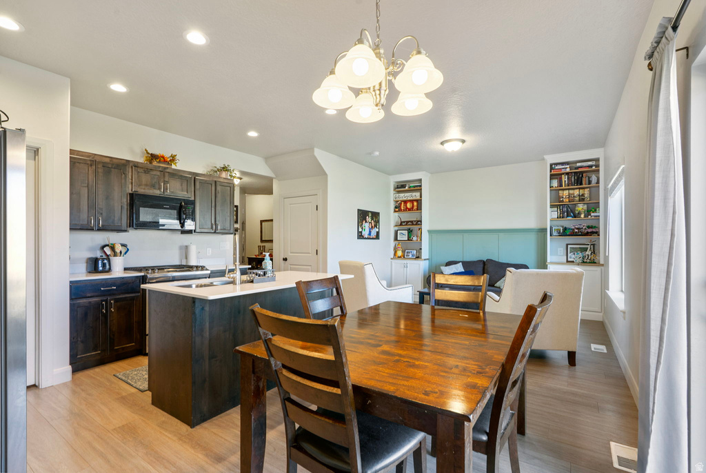 812 N OLD FORT DR Spanish Fork, UT 84660